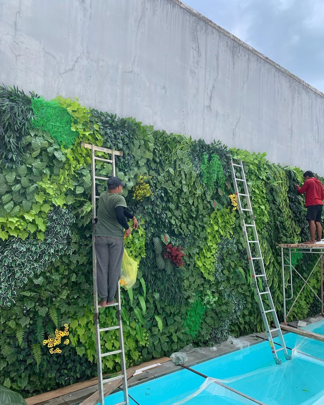 taman vertikal sintetis minimalis di bogor